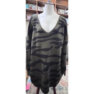 Eloquii Tunic Sweater Green Black Zebra Long Sleeve Size 22 24 V Neck EUC